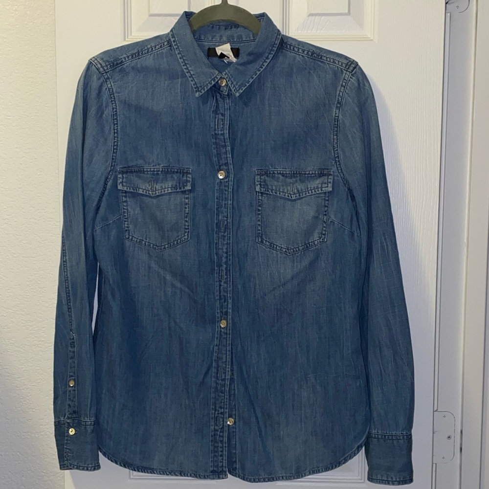Chambray Long-Sleeve Top
